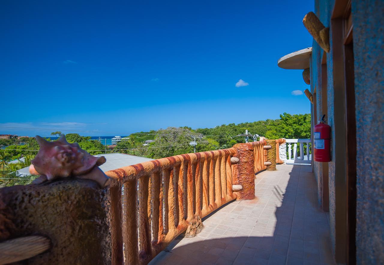 Hotel Los Corales West End Bagian luar foto