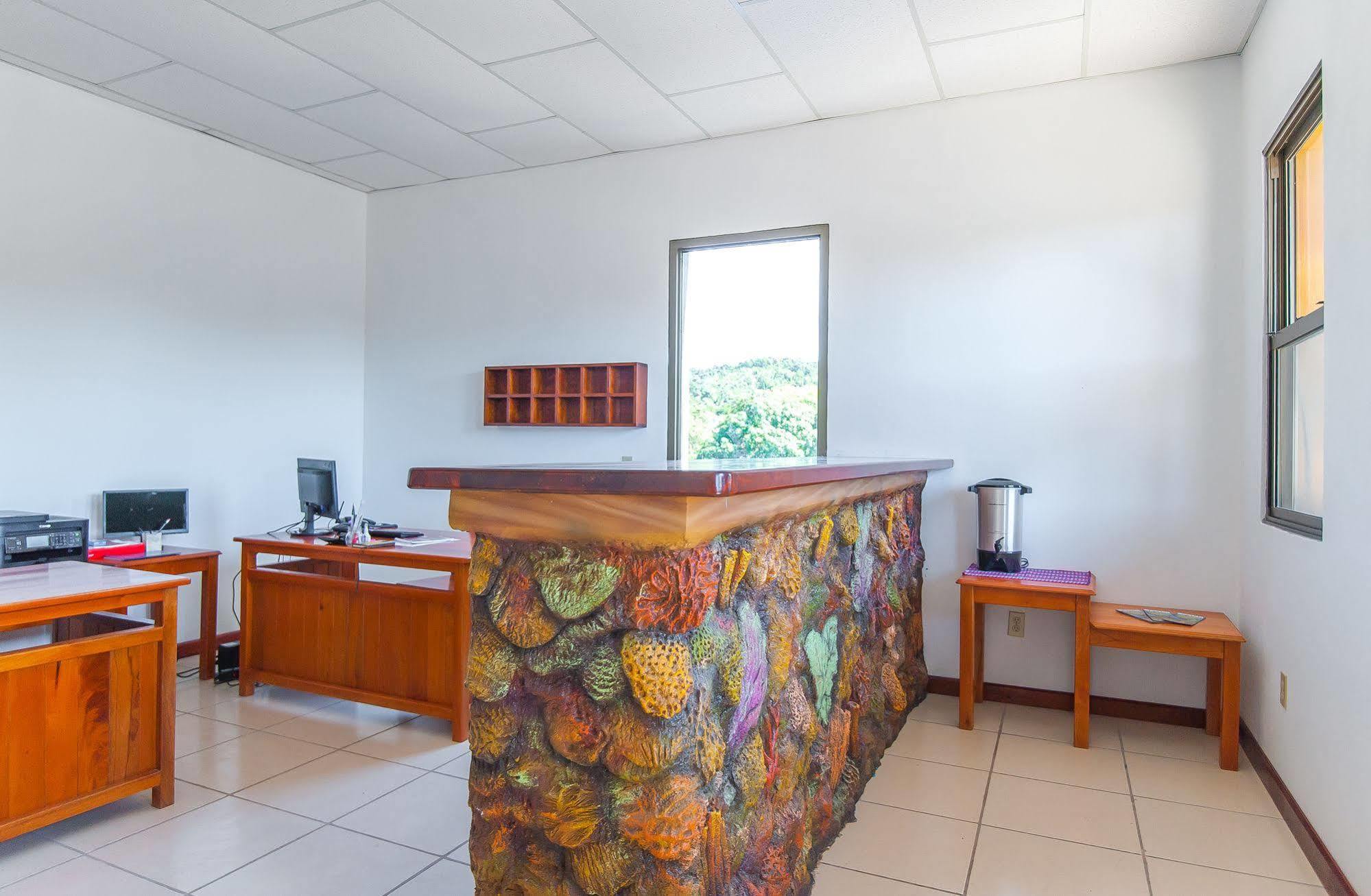 Hotel Los Corales West End Bagian luar foto